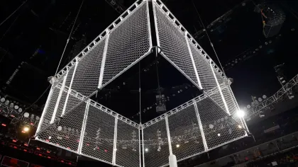 Pro páteční SmackDown byl potvrzen titulový Steel Cage Match