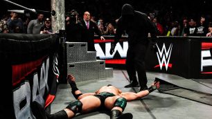 Info o identitě maskovaného útočníka v pondělní show WWE RAW