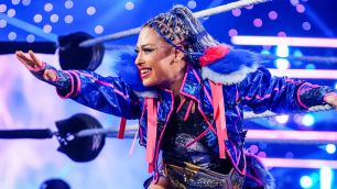 Giulia, která se v pátečním SmackDownu pomočila, měla po zápase značné bolesti