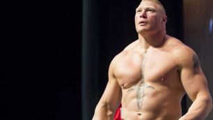 Brock Lesnar prozradil překvapivý příběh, který se skrývá za jeho ikonickým tetováním na hrudi