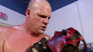 Kane vysvětlil, proč požádal Vince McMahona, aby mu sundal jeho ikonickou masku