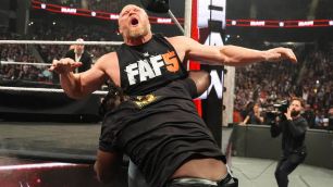Důvod překvapivého rozhodnutí WWE týkajícího se zápasu Brock Lesnar vs. Oba Femi na WM 42