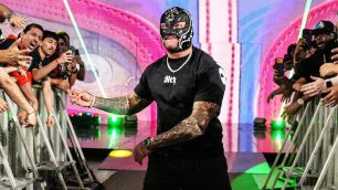 Rey Mysterio se vrátil v show RAW s velkým oznámením