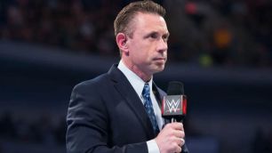 Michael Cole prozradil nejvíce šokující moment během svého komentování v WWE