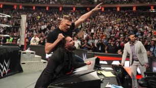 Bron Breakker byl uschopněn k návratu. Proč se WWE rozhodla pro zápas Rollins vs. GUNTHER?