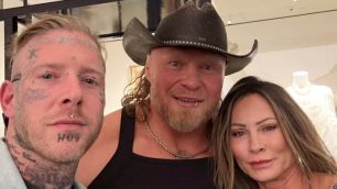 Kontroverzní rapper Tom MacDonald se během víkendu WrestleManie 42 setkal s Brockem Lesnarem a Sable