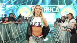 Interní neshody v WWE ohledně zařazení Sol Rucy do titulového zápasu