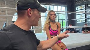 John Cena strávil šest hodin trénováním wrestlerů v škole Setha Rollinse