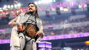 Dominik Mysterio je frustrovaný tvrdí, že WWE neví, co s ním