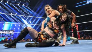Paige avizuje návrat PTO (Paige Tap Out)