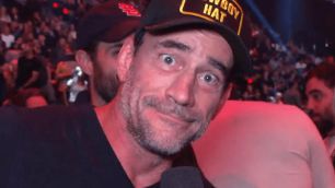 CM Punk se objevil během speciálního MMA eventu na Netflixu, aby podpořil Rondu Rousey