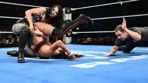 Paige během včerejšího SmackDownu ukončila osm leté čekání na ...