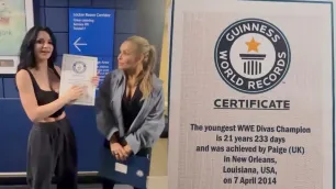 WWE slaví další zápisy do Guinnessovy knihy rekordů. Ocenění získaly Natalya i Paige