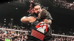 Nezůstalo jen u celebrity. Jacob Fatu v RAW zničil i LA Knighta