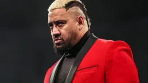 WWE možná změní plány. Solo Sikoa by mohl zůstat babyfacem déle