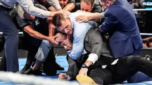 GUNTHER napadl Nicka Aldise! WWE oznámila hlavní tahák pro Saturday Night's Main Event