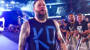 Naznačil Kevin Owense blížící se návrat do WWE?