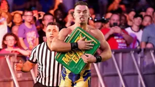 Austin Theory přiznal, že ho neúspěšný příběh s MITB kufříkem dodnes mrzí