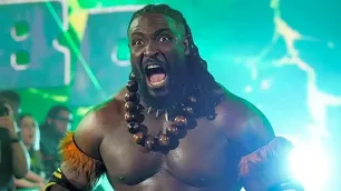 Oba Femi rozdrtil hvězdu WWE po kuriózním incidentu na show RAW