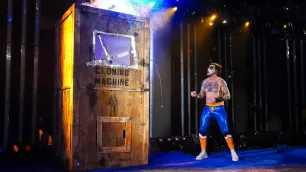 Kdo pomohl Danhausenovi na WWE Saturday Night's Main Event?