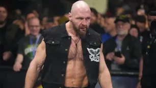 Zranění změnilo plány. Jon Moxley měl na Forbidden Door původně čelit jiné hvězdě