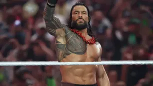 Roman Reigns se příští týden vrátí do RAW. WWE oznámila také dva velké zápasy