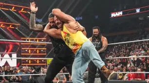 Co kamery neukázaly po skončení vysílání show WWE RAW?