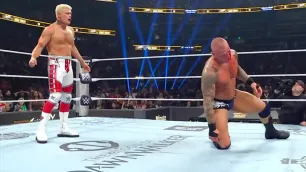 Kdo odešel jako vítěz ze zápasu Cody Rhodes vs. Randy Orton na WWE Sunday Night's Main Event?