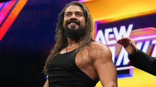 Andrade odmítl kritiku po svých slovech o přístupu WWE k samojským wrestlerům
