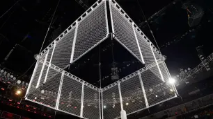 Pro páteční SmackDown byl potvrzen titulový Steel Cage Match