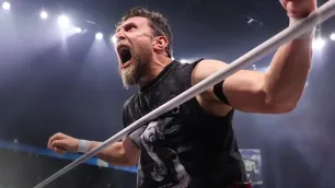 Bryan Danielson se vrátil v show AEW Dynamite a zápasil na počest PACa