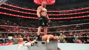 Cody Rhodes tvrdí, že díky Brocku Lesnarovi působí zápasy WWE „velmi reálně“