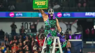 Penta původně neměl vyhrát Money in the Bank. Co změnilo plány?