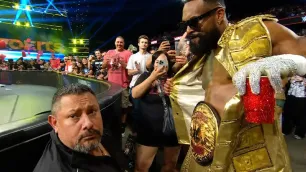 WWE a Montez Ford čelí žalobě kvůli tanci před členem ochranky během RAW