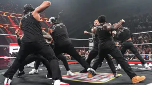Roman Reigns, The Usos a Solo Sikoa se poprali s frakcí 946