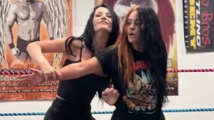 Saraya (Paige) opět rozproudila spekulace o svém návratu na Royal Rumble