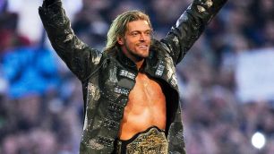 Hvězdy WWE, které vyhrály Elimination Chamber, ale prohrály na WrestleManii