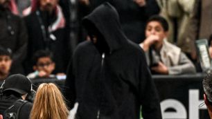 WWE musí výrazně změnit plány pro tajemného maskovaného útočníka
