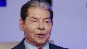 Vince McMahon prý tiše zkoumá možnost zpětného odkupu WWE s podporou Saúdské Arábie