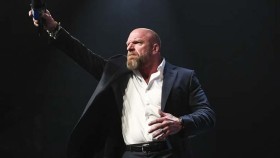 Triple H byl obviněn ze lži o tom, že booking WWE je „imunní” vůči tlaku sociálních sítí