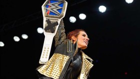 Proč Becky Lynch stále nemá upravený titul ženské šampionky SmackDownu?
