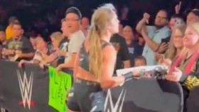Ronda Rousey na víkendovém Live Eventu zničila fanynce její transparent