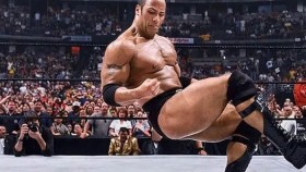 Bylo odhaleno pozadí, jak vznikl finisher The People's Elbow