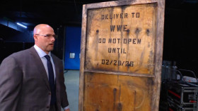 V show RAW se objevila tajemná bedna s datem Elimination Chamber