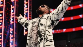 Seth Rollins byl v RAW po WM 39 naštvaný a odešel z ringu. Byl za to potrestán?
