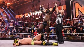 Jakého výsledku dosáhla show NXT s korunováním nového North American šampiona?