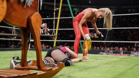 Fanoušci v aréně začali odcházet během segmentu Alexy Bliss a Charlotte Flair