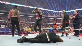 Roster WWE se zatějeným dechem sledoval v zákulisí závěrečný segment Royal Rumble