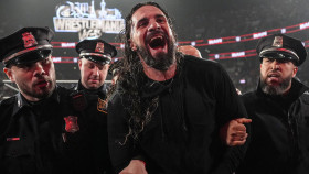 Seth Rollins padl do pasti Paula Heymana