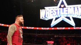 Reakce Kevina Owense na potvrzení účasti Steva Austina na WrestleManii 38